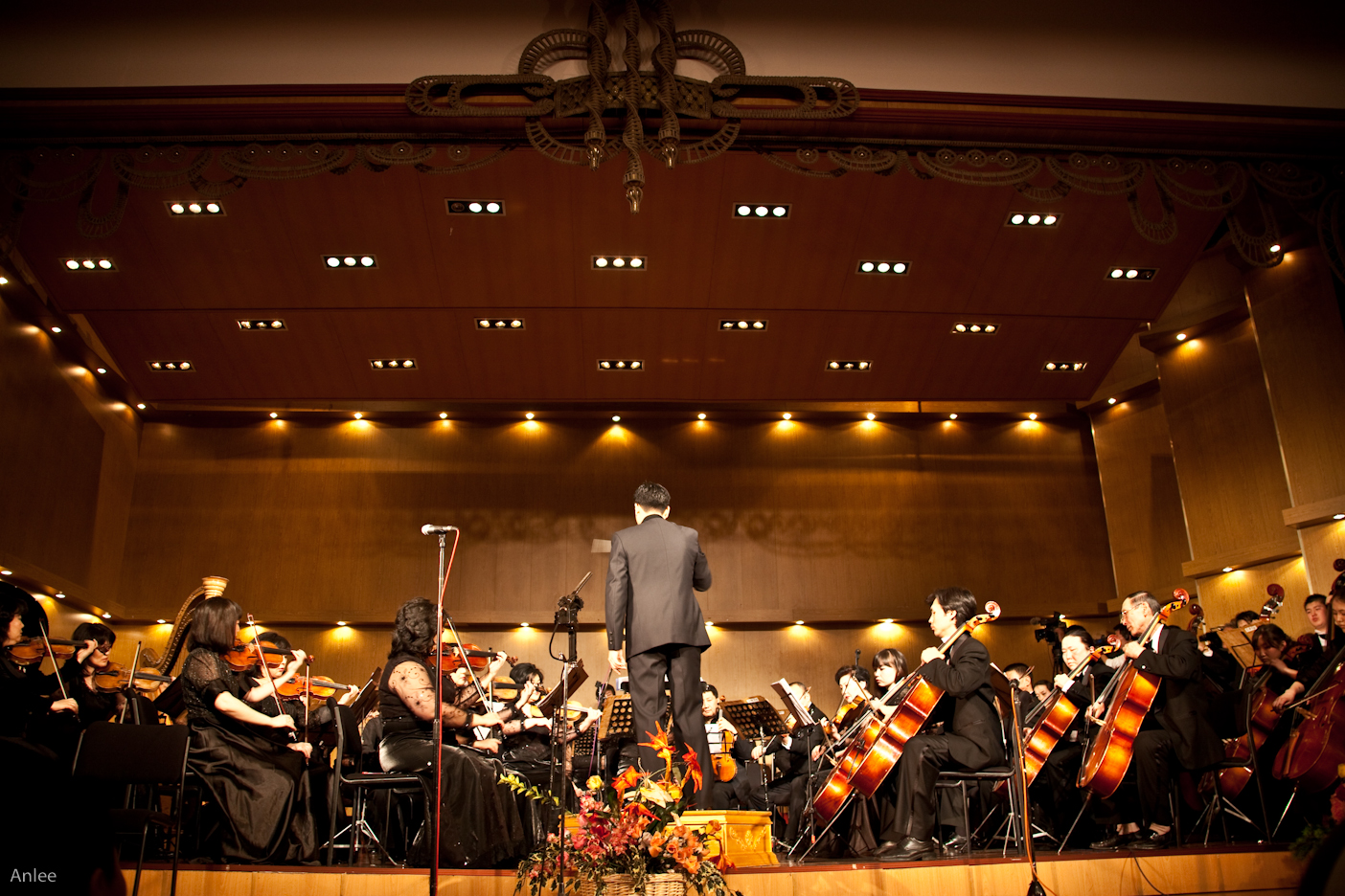 “Монгол уран бүтээл” төсөл Улсын филормоны тайзнаа…